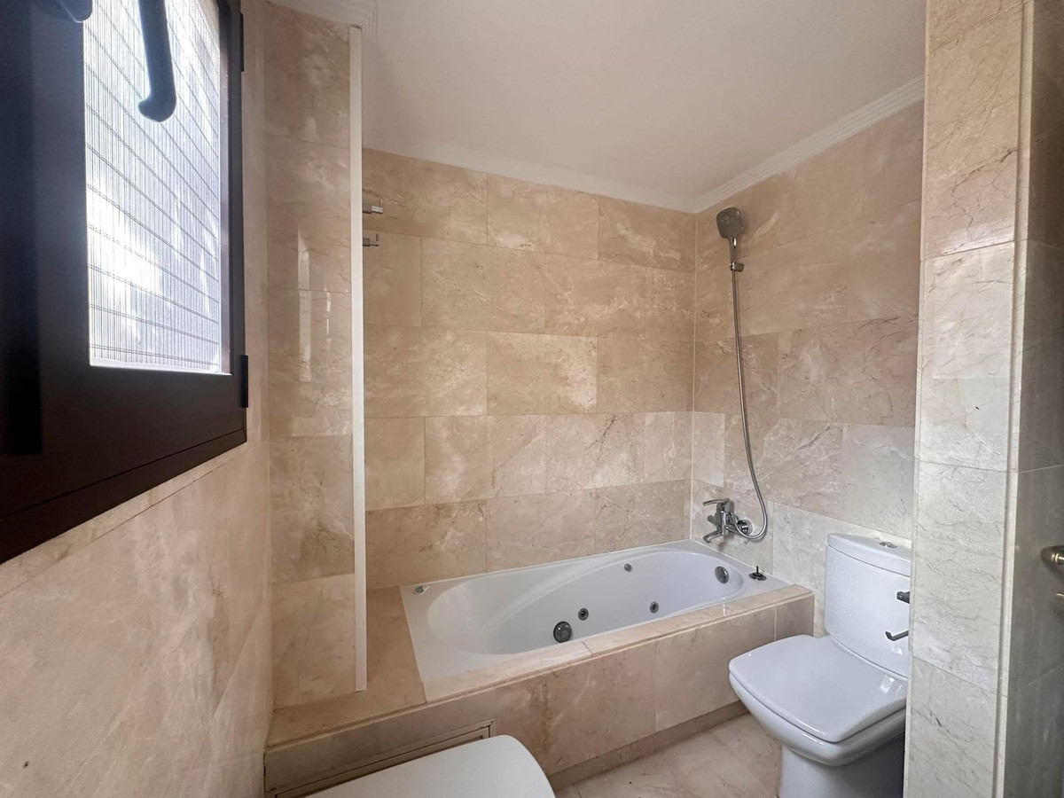 Huis te koop in Estepona | 2 slaapkamers H5482249