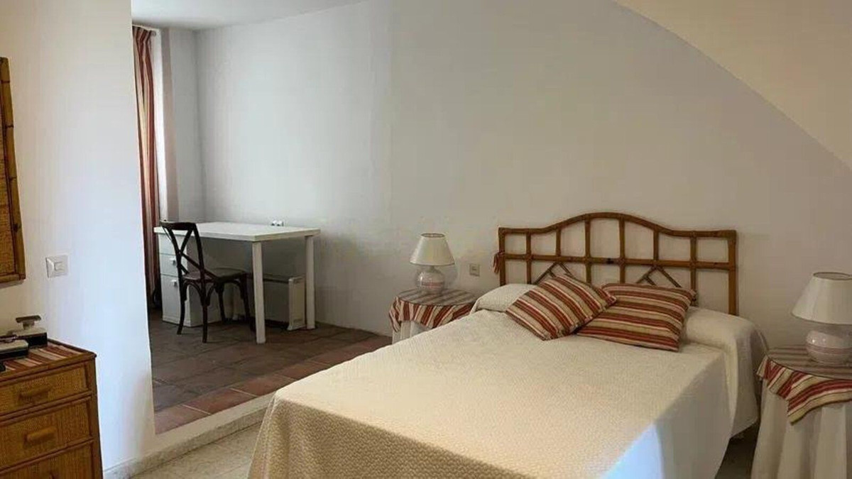 Huis te koop in Estepona | 4 slaapkamers H5484520