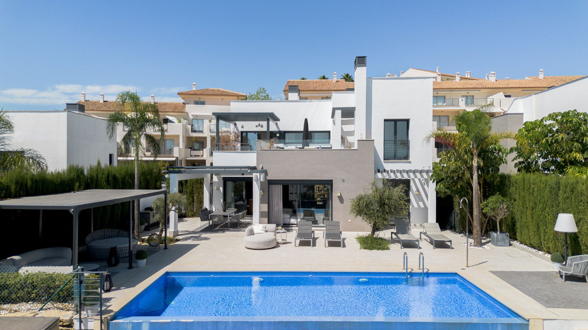 Huis te koop in Estepona | 4 slaapkamers H5486047