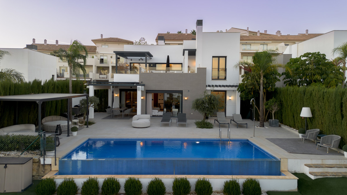Huis te koop in Estepona | 4 slaapkamers H5486047