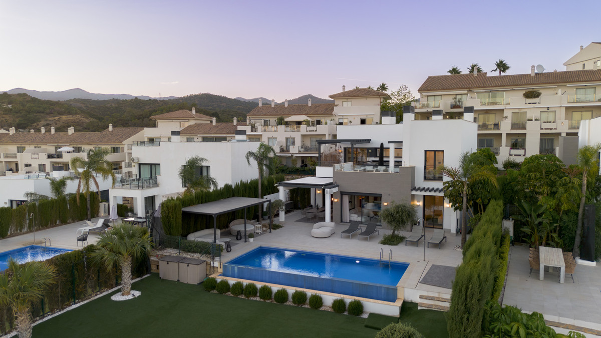 Huis te koop in Estepona | 4 slaapkamers H5486047