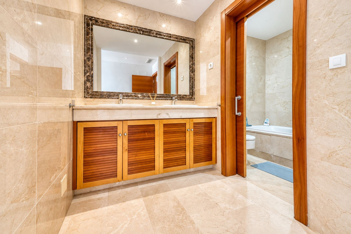 Huis te koop in Estepona | 3 slaapkamers H5488444