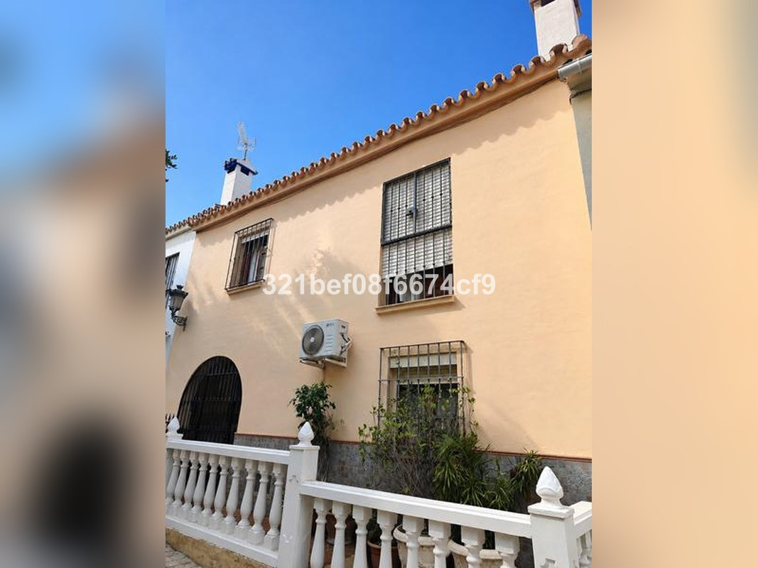 Huis te koop in Estepona | 4 slaapkamers H5489782