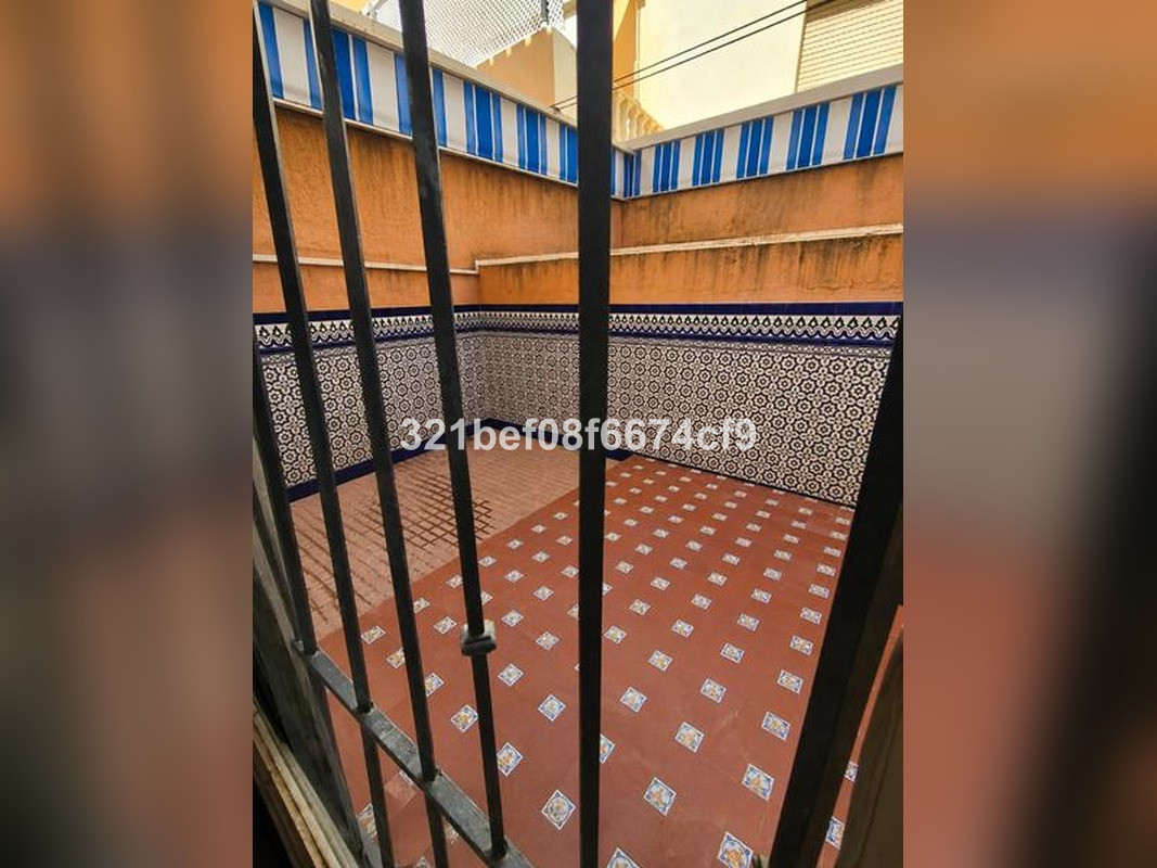 Huis te koop in Estepona | 4 slaapkamers H5489782