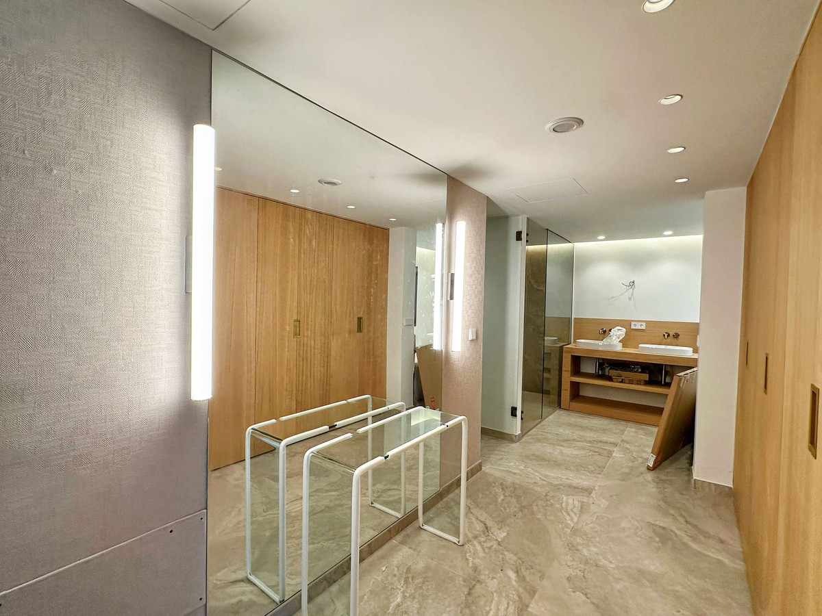 Huis te koop in Estepona | 4 slaapkamers H5490154