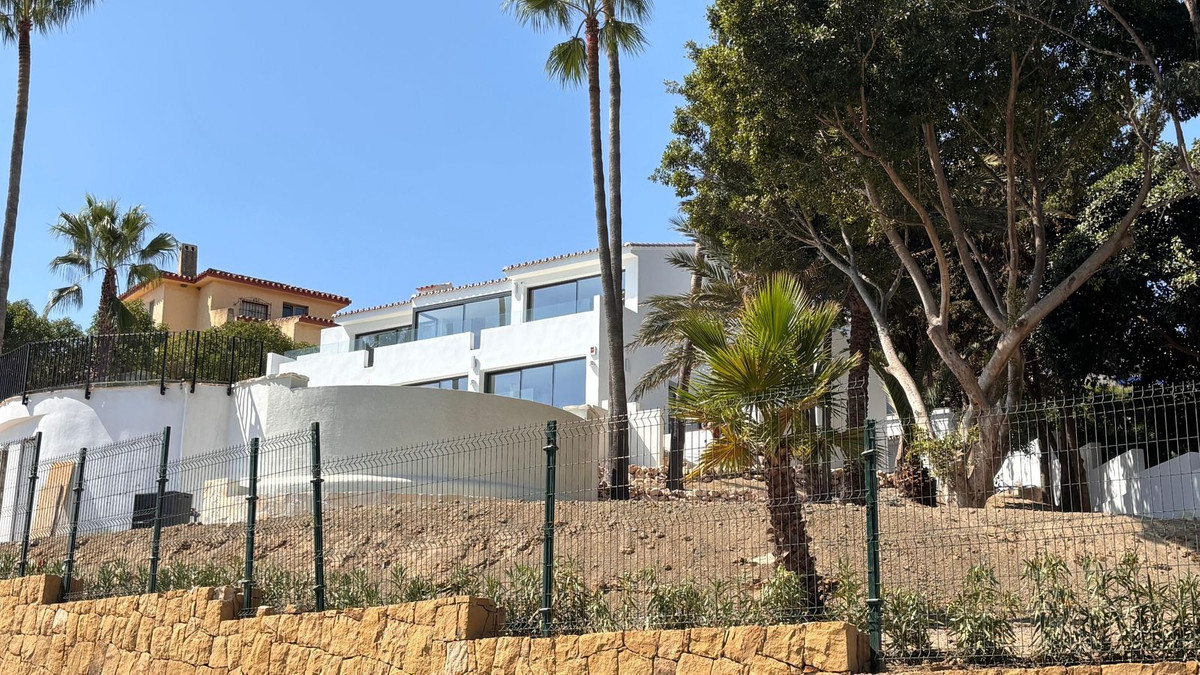 Huis te koop in Estepona | 4 slaapkamers H5490154