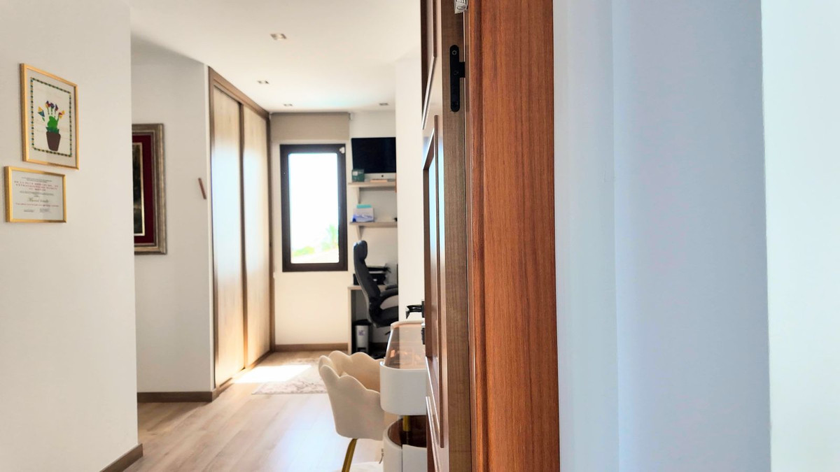 Huis te koop in Estepona | 5 slaapkamers H5491222