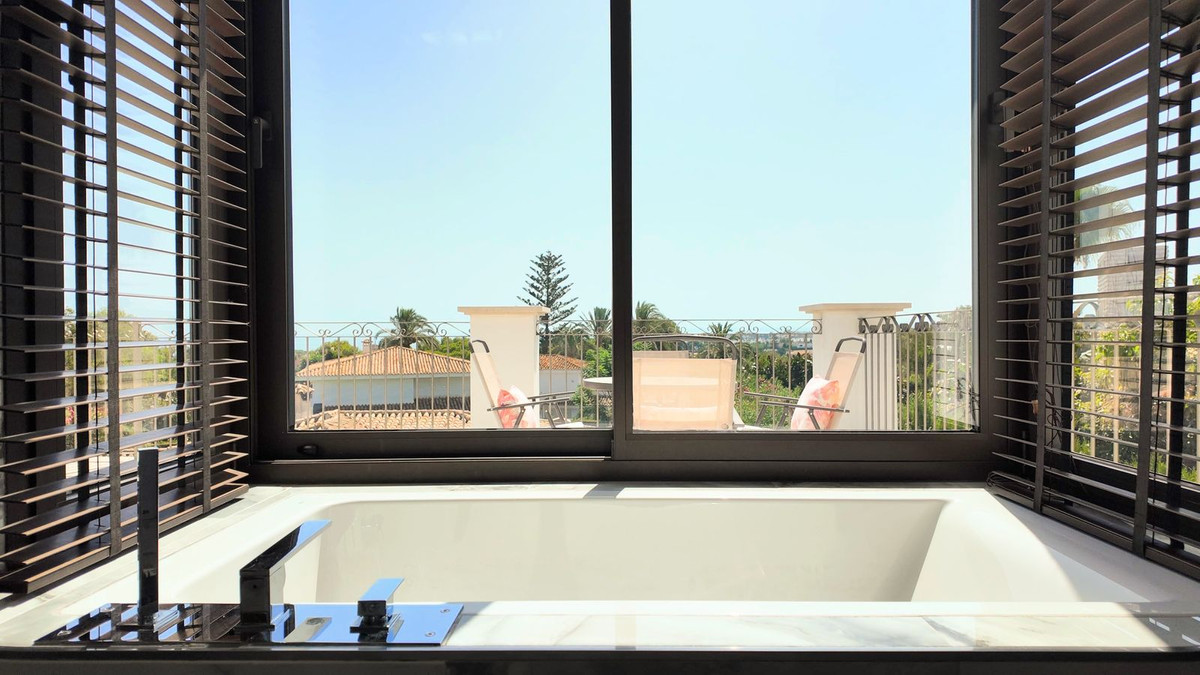 Huis te koop in Estepona | 5 slaapkamers H5491222