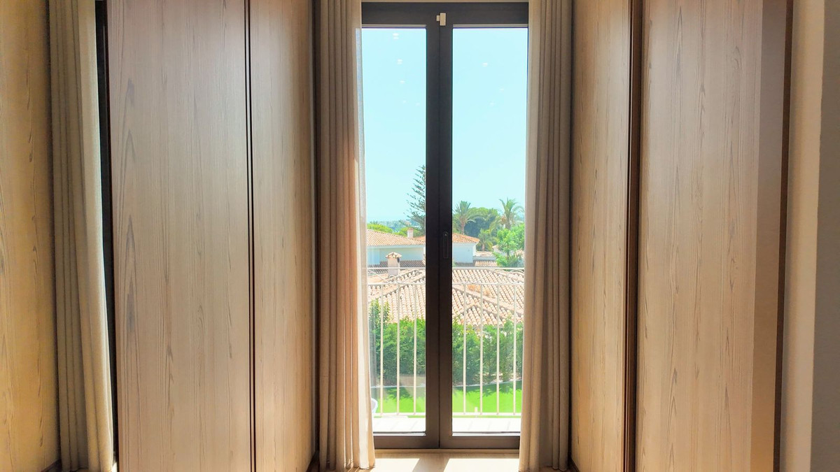 Huis te koop in Estepona | 5 slaapkamers H5491222