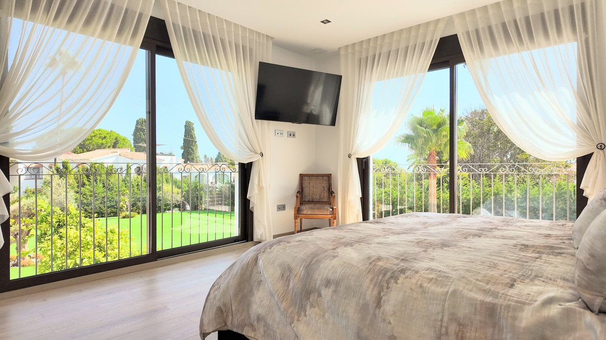 Huis te koop in Estepona | 5 slaapkamers H5491222