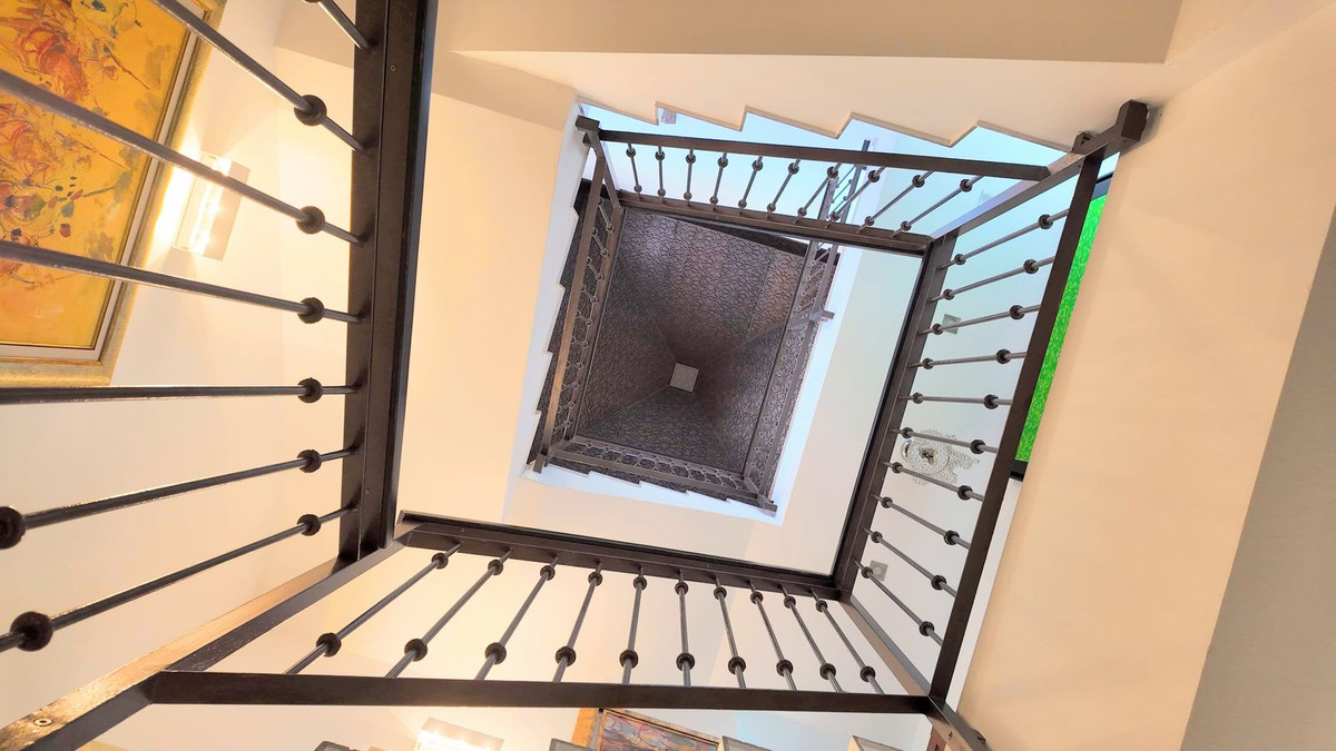 Huis te koop in Estepona | 5 slaapkamers H5491222