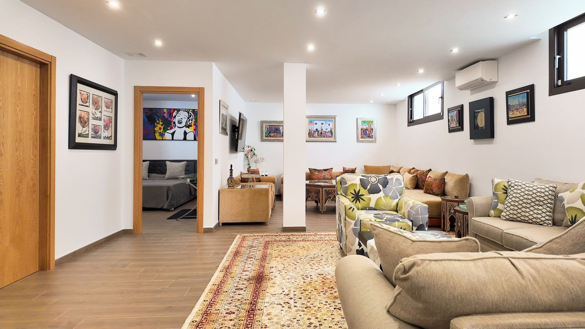 Huis te koop in Estepona | 5 slaapkamers H5491222