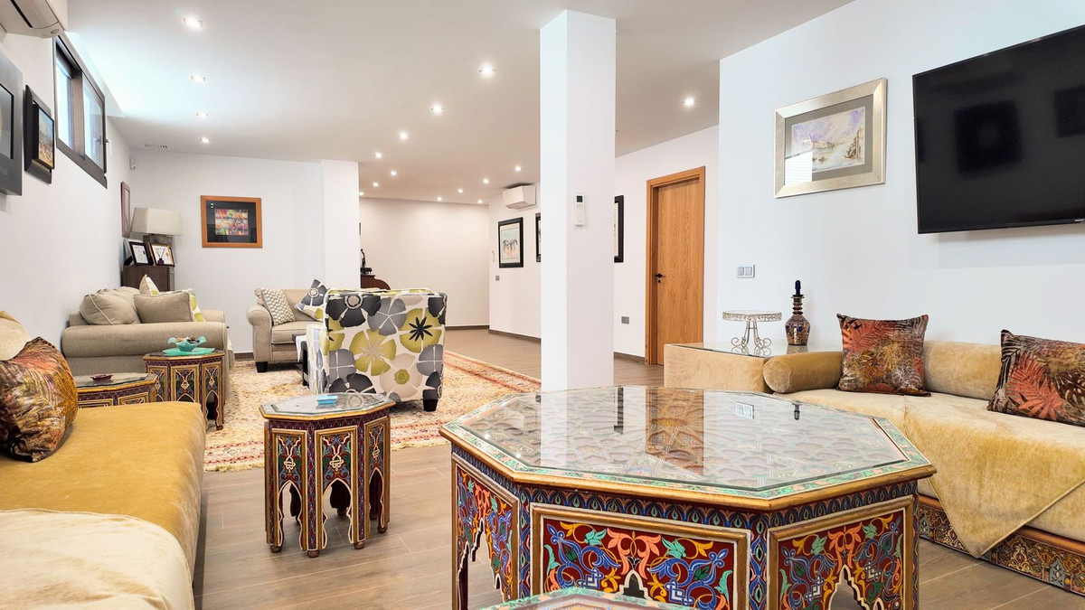 Huis te koop in Estepona | 5 slaapkamers H5491222