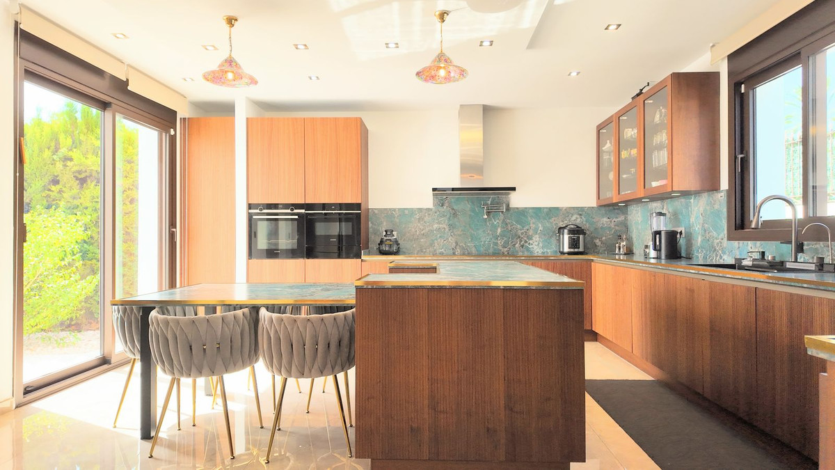 Huis te koop in Estepona | 5 slaapkamers H5491222