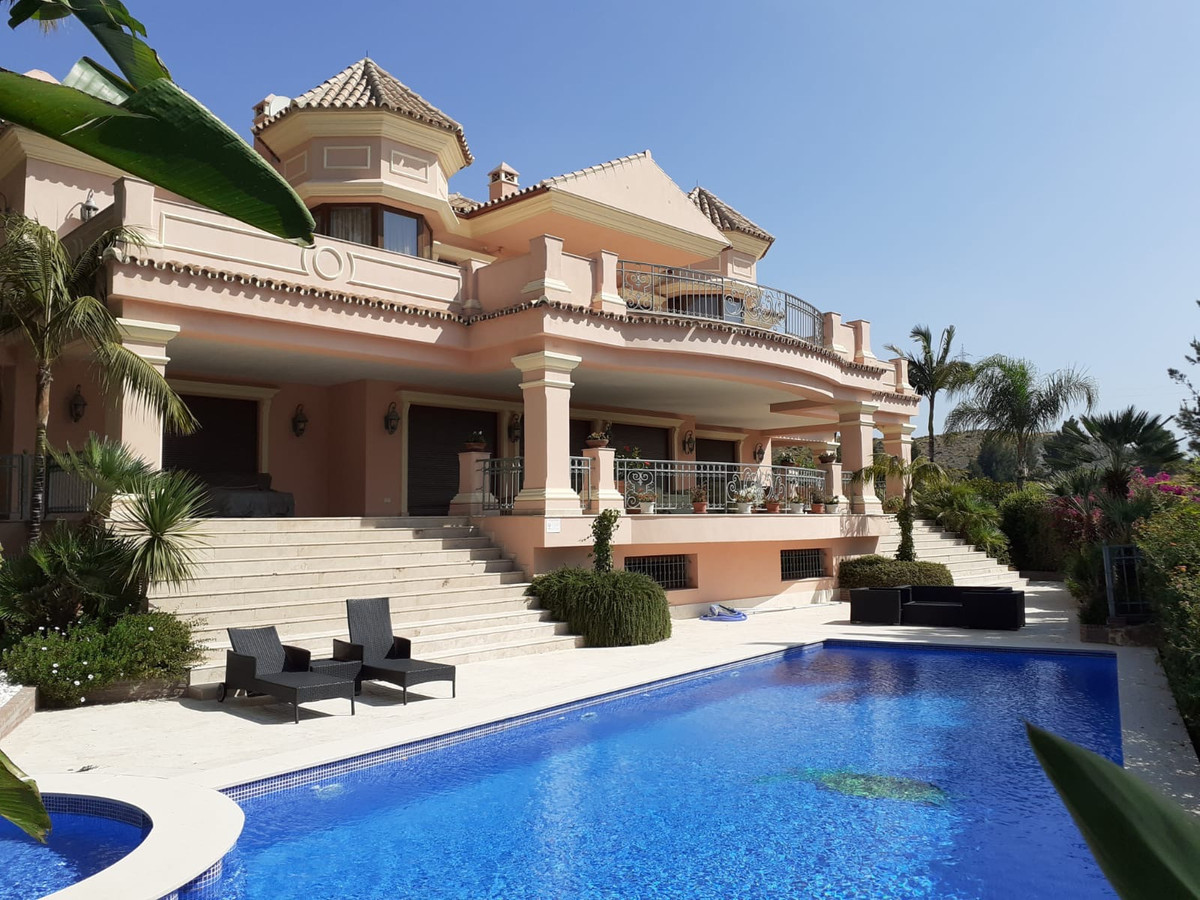 Huis te koop in Estepona | 4 slaapkamers H5492191