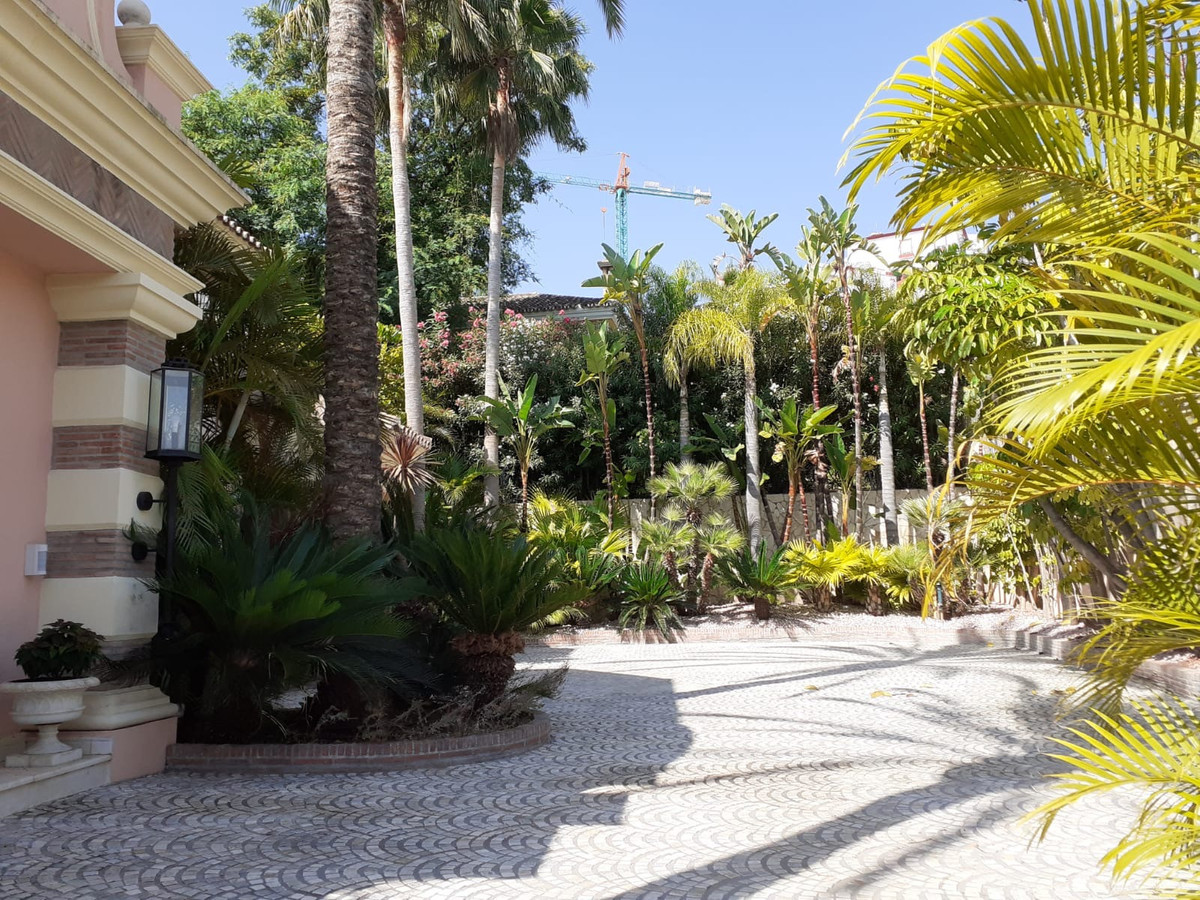 Huis te koop in Estepona | 4 slaapkamers H5492191