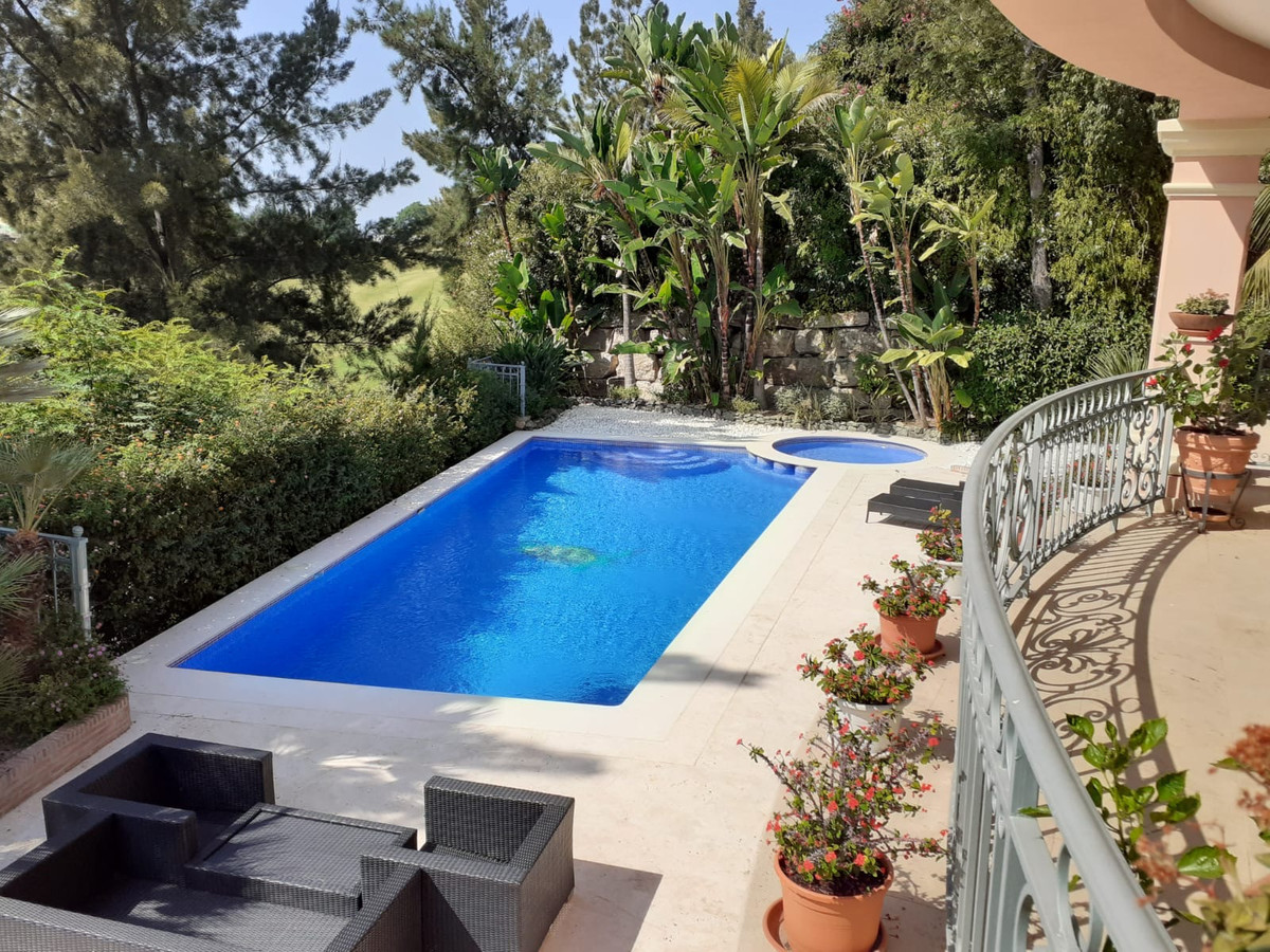 Huis te koop in Estepona | 4 slaapkamers H5492191