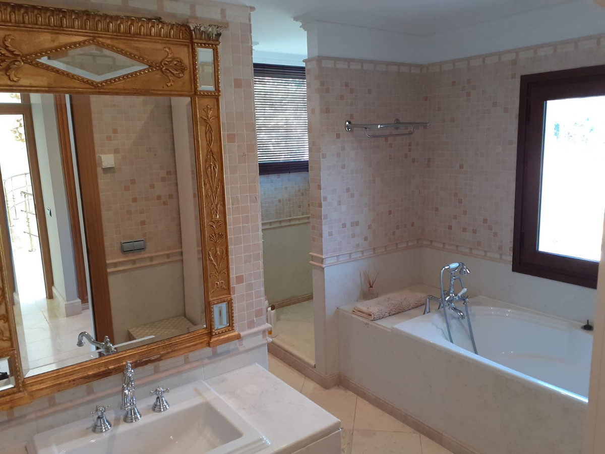 Huis te koop in Estepona | 4 slaapkamers H5492191