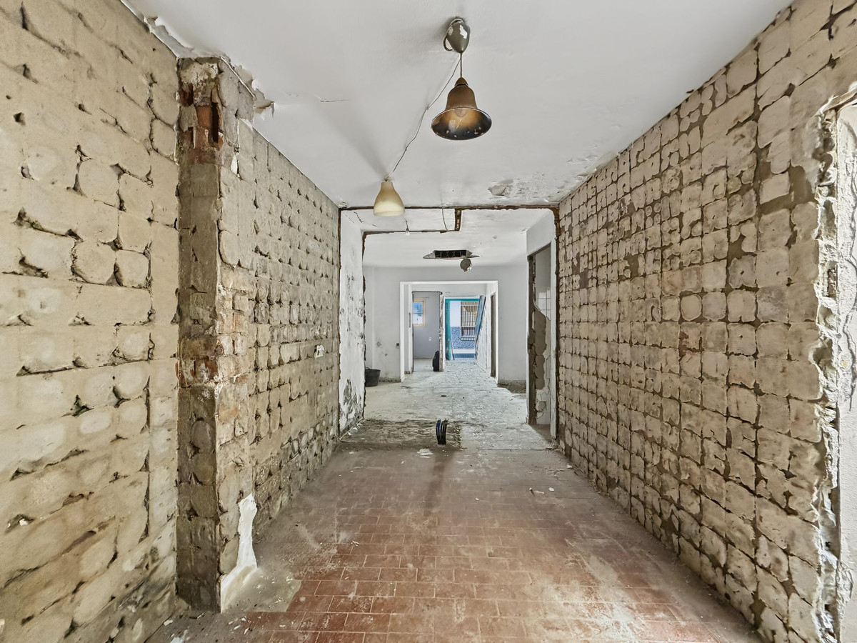 Huis te koop in Estepona | 8 slaapkamers H5492617
