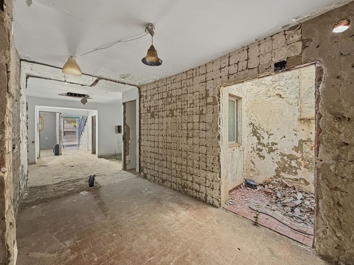 Huis te koop in Estepona | 8 slaapkamers H5492617