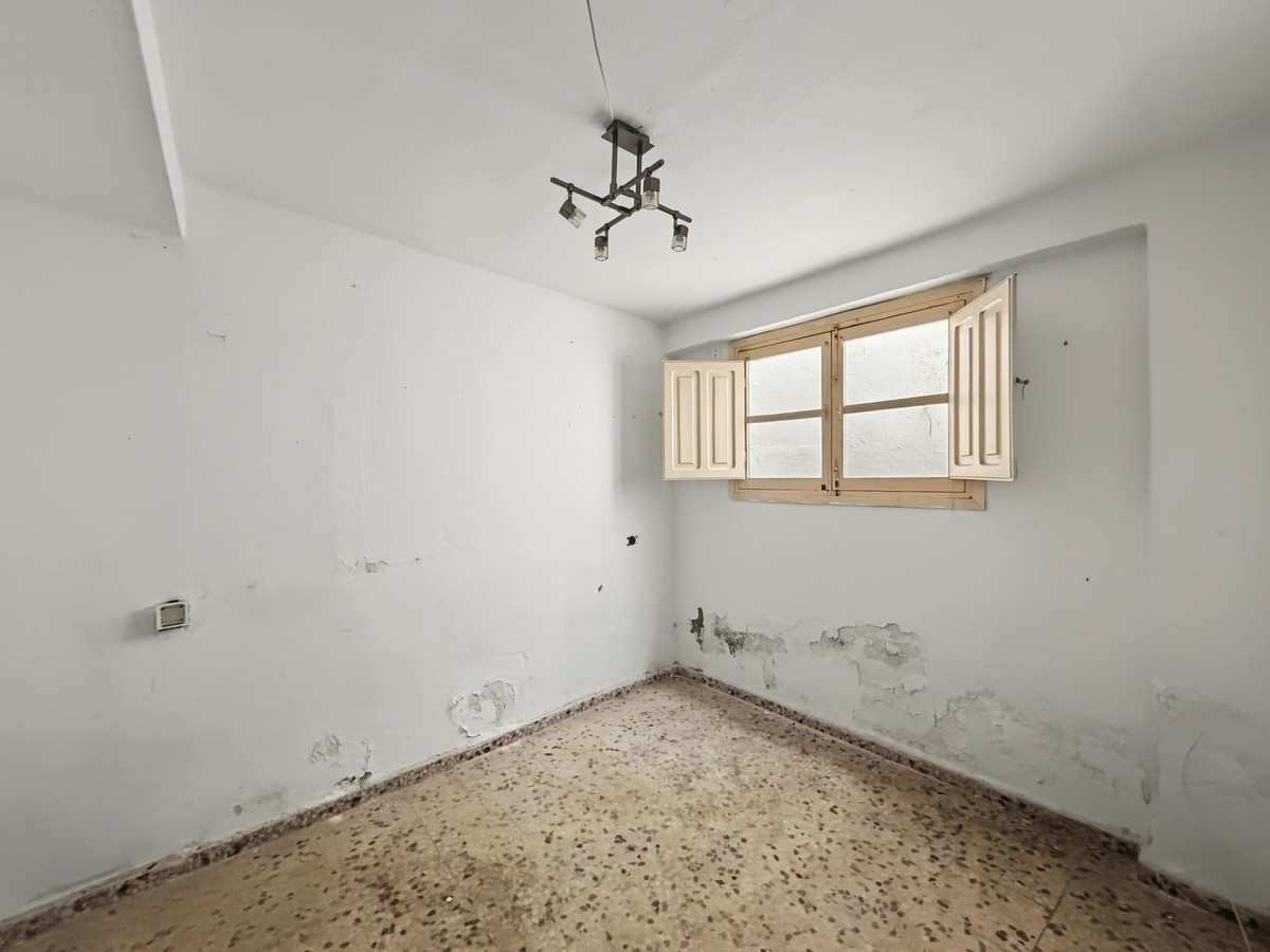 Huis te koop in Estepona | 8 slaapkamers H5492617