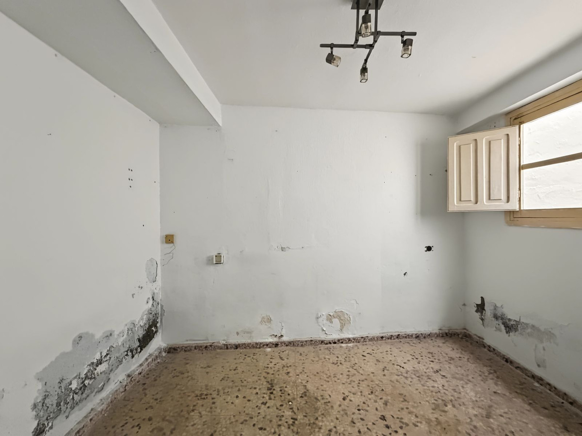 Huis te koop in Estepona | 8 slaapkamers H5492617