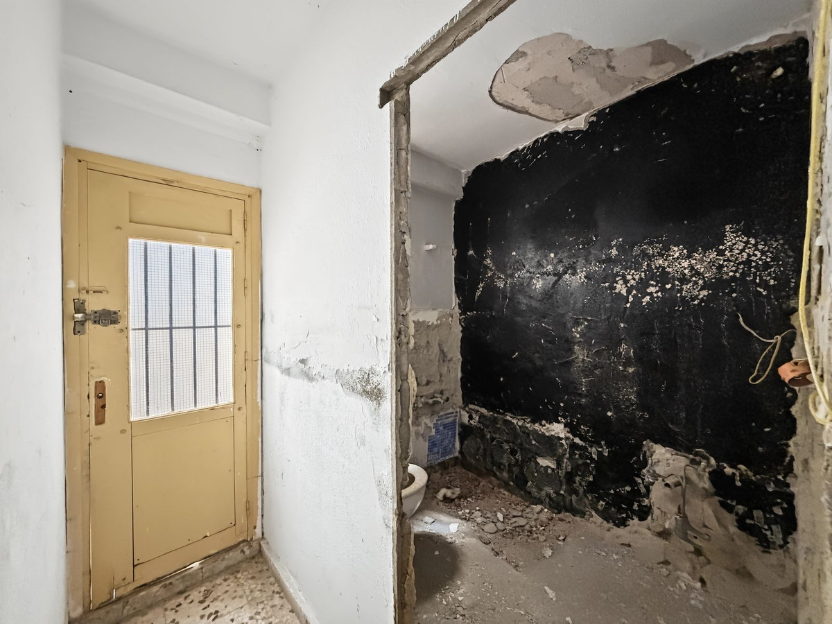 Huis te koop in Estepona | 8 slaapkamers H5492617