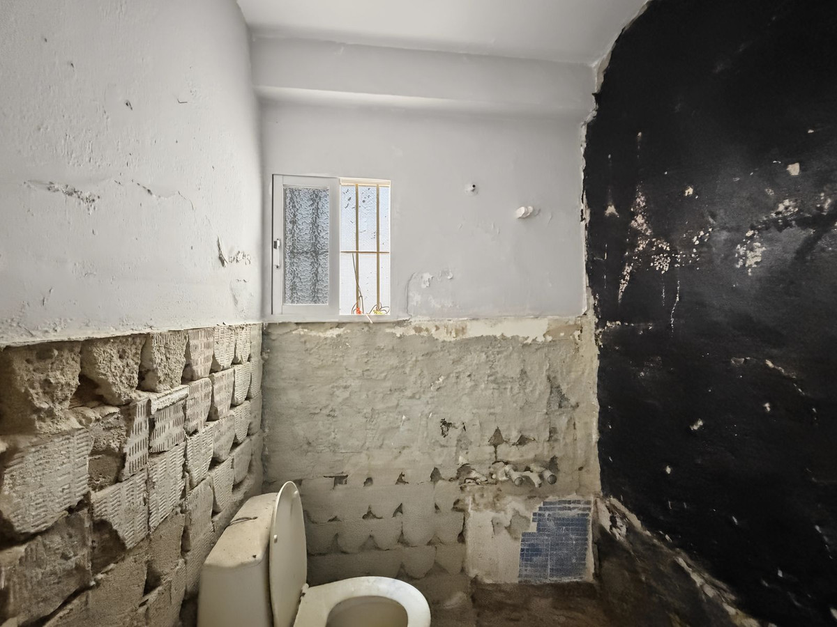 Huis te koop in Estepona | 8 slaapkamers H5492617