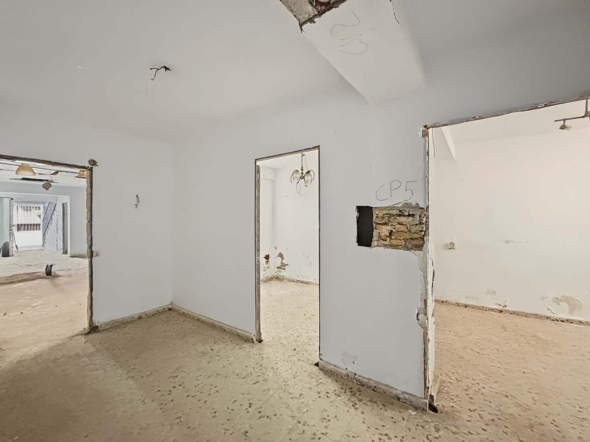 Huis te koop in Estepona | 8 slaapkamers H5492617