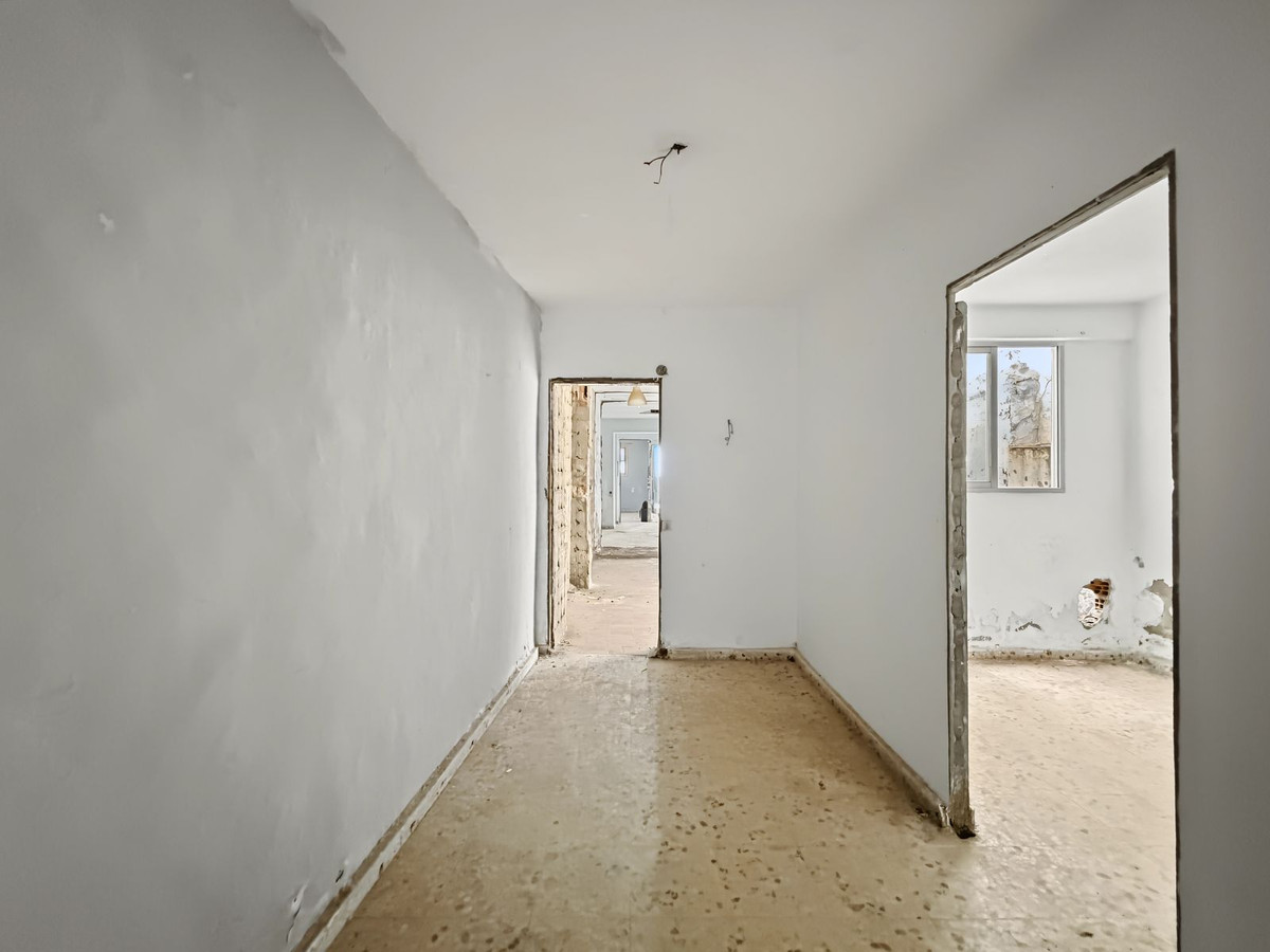 Huis te koop in Estepona | 8 slaapkamers H5492617