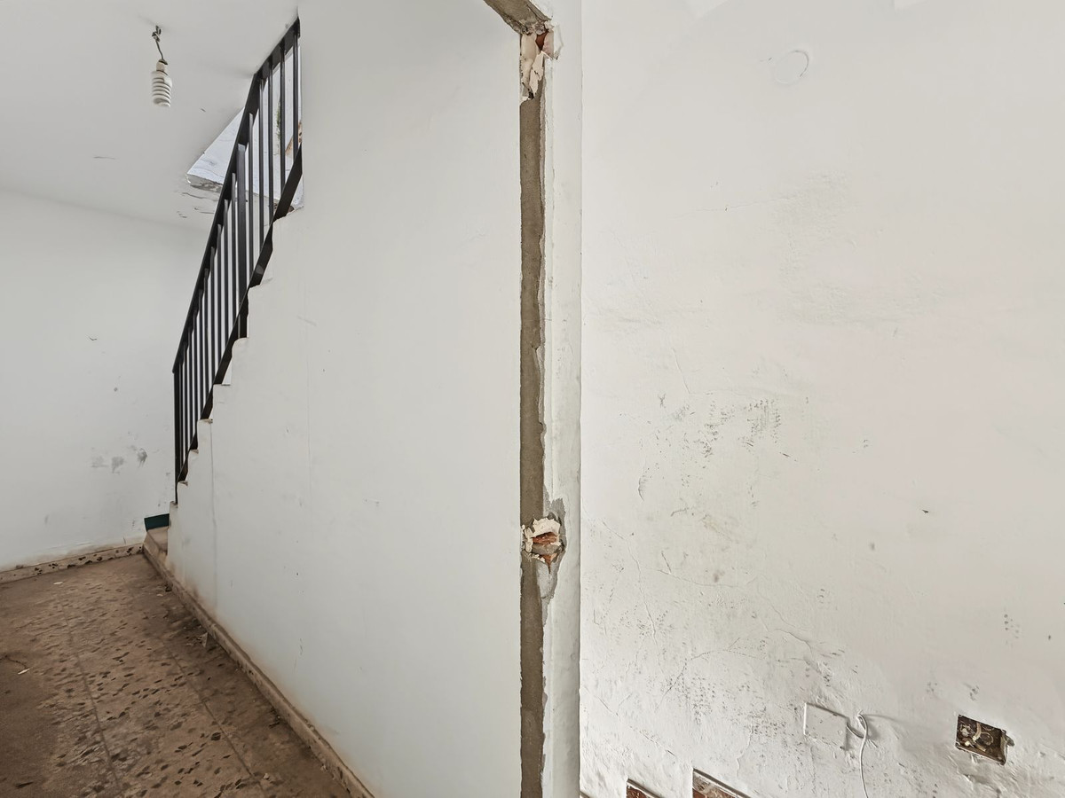 Huis te koop in Estepona | 8 slaapkamers H5492617