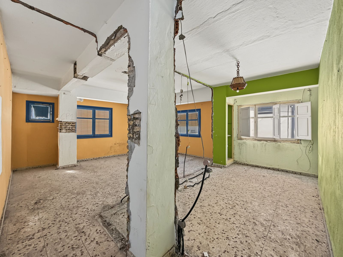 Huis te koop in Estepona | 8 slaapkamers H5492617