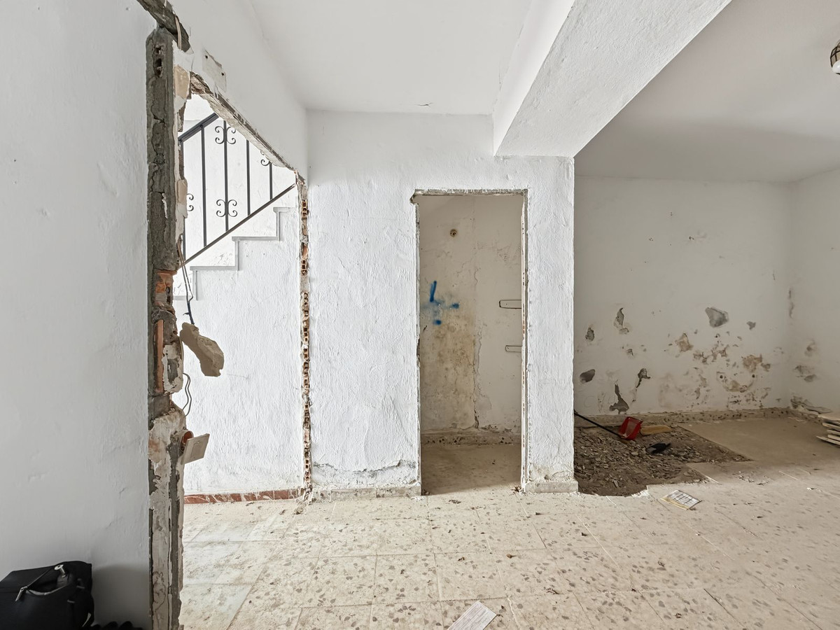 Huis te koop in Estepona | 8 slaapkamers H5492617