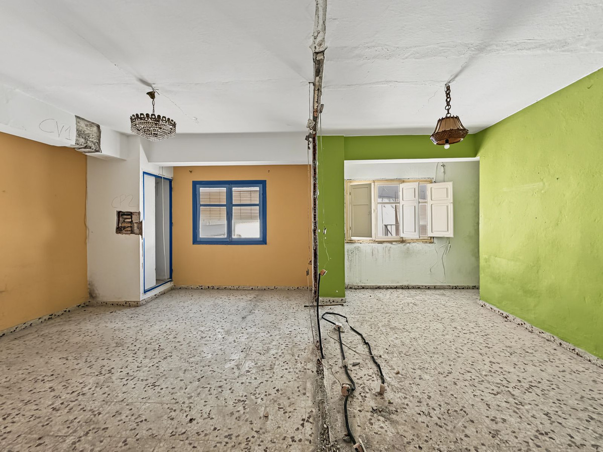 Huis te koop in Estepona | 8 slaapkamers H5492617