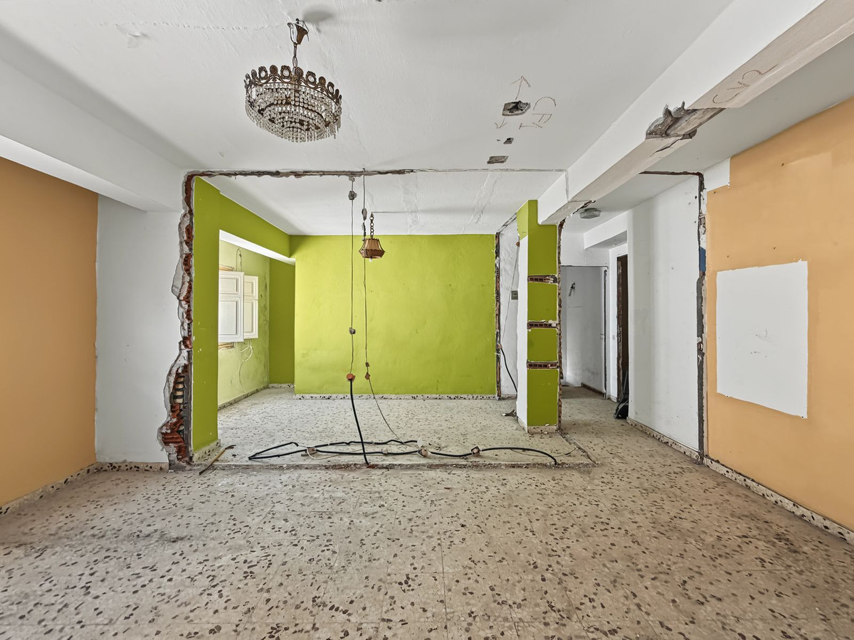 Huis te koop in Estepona | 8 slaapkamers H5492617