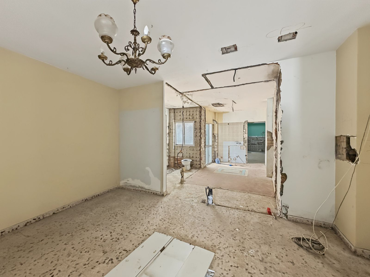 Huis te koop in Estepona | 8 slaapkamers H5492617
