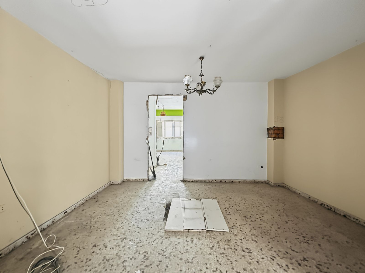 Huis te koop in Estepona | 8 slaapkamers H5492617