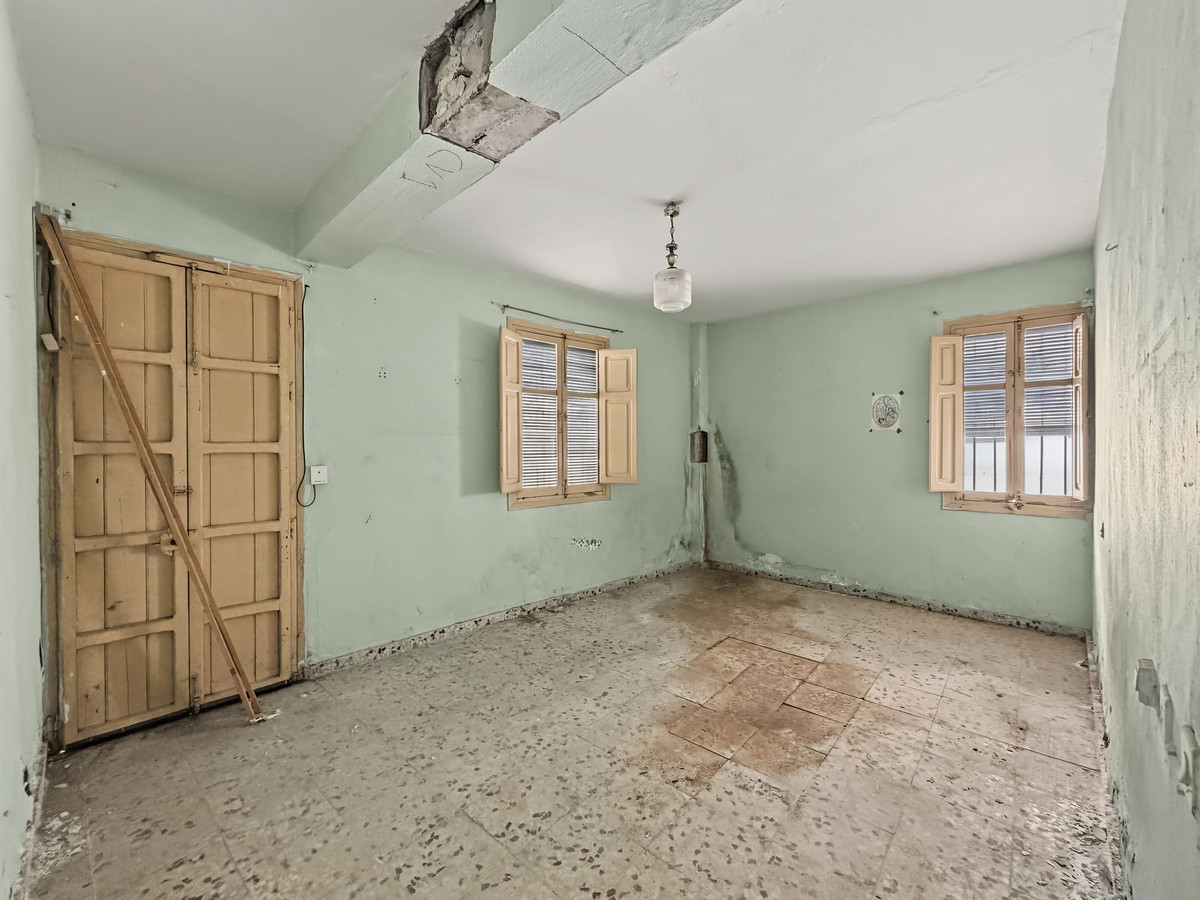 Huis te koop in Estepona | 8 slaapkamers H5492617
