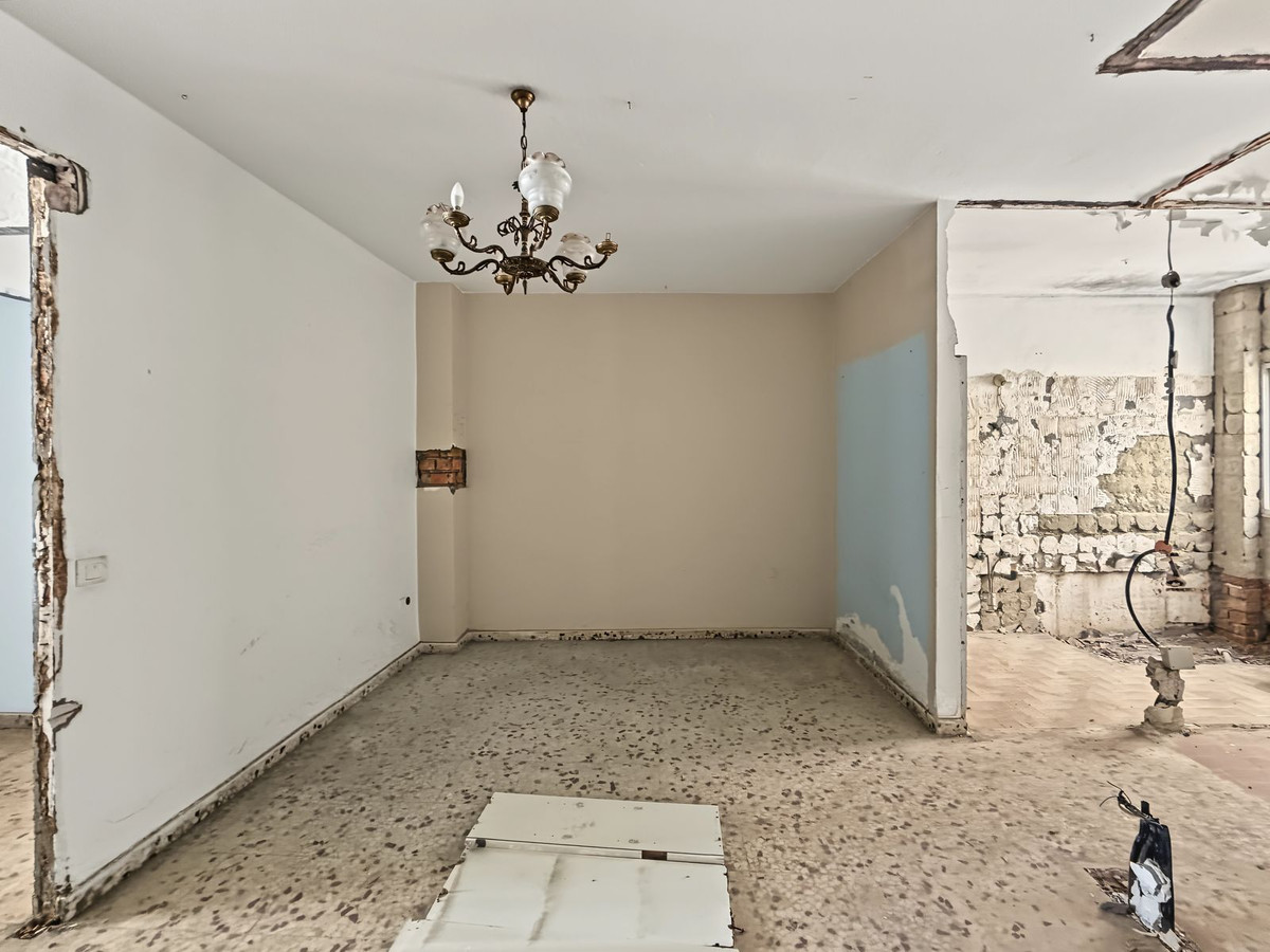 Huis te koop in Estepona | 8 slaapkamers H5492617