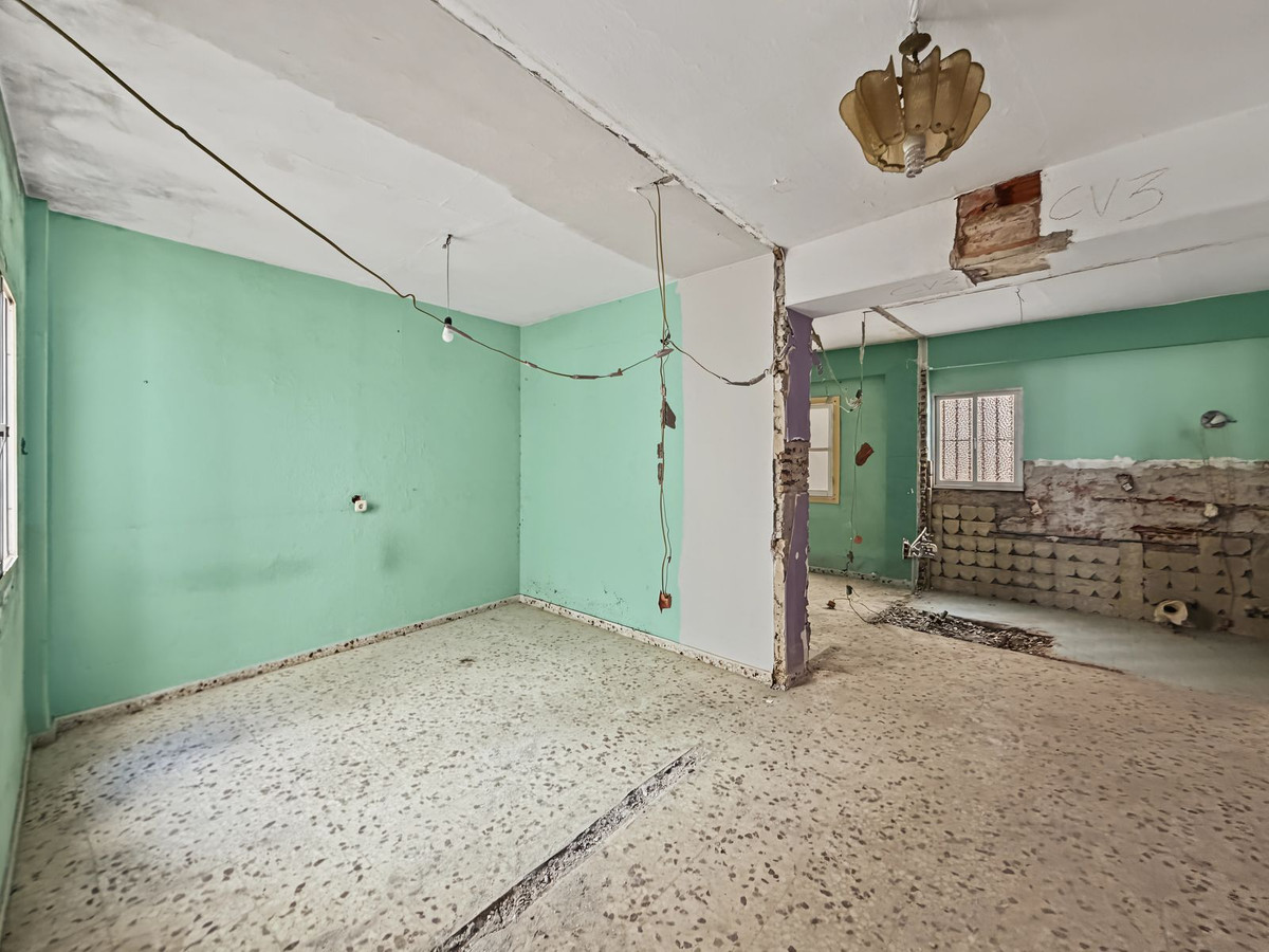 Huis te koop in Estepona | 8 slaapkamers H5492617