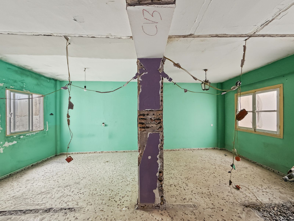 Huis te koop in Estepona | 8 slaapkamers H5492617
