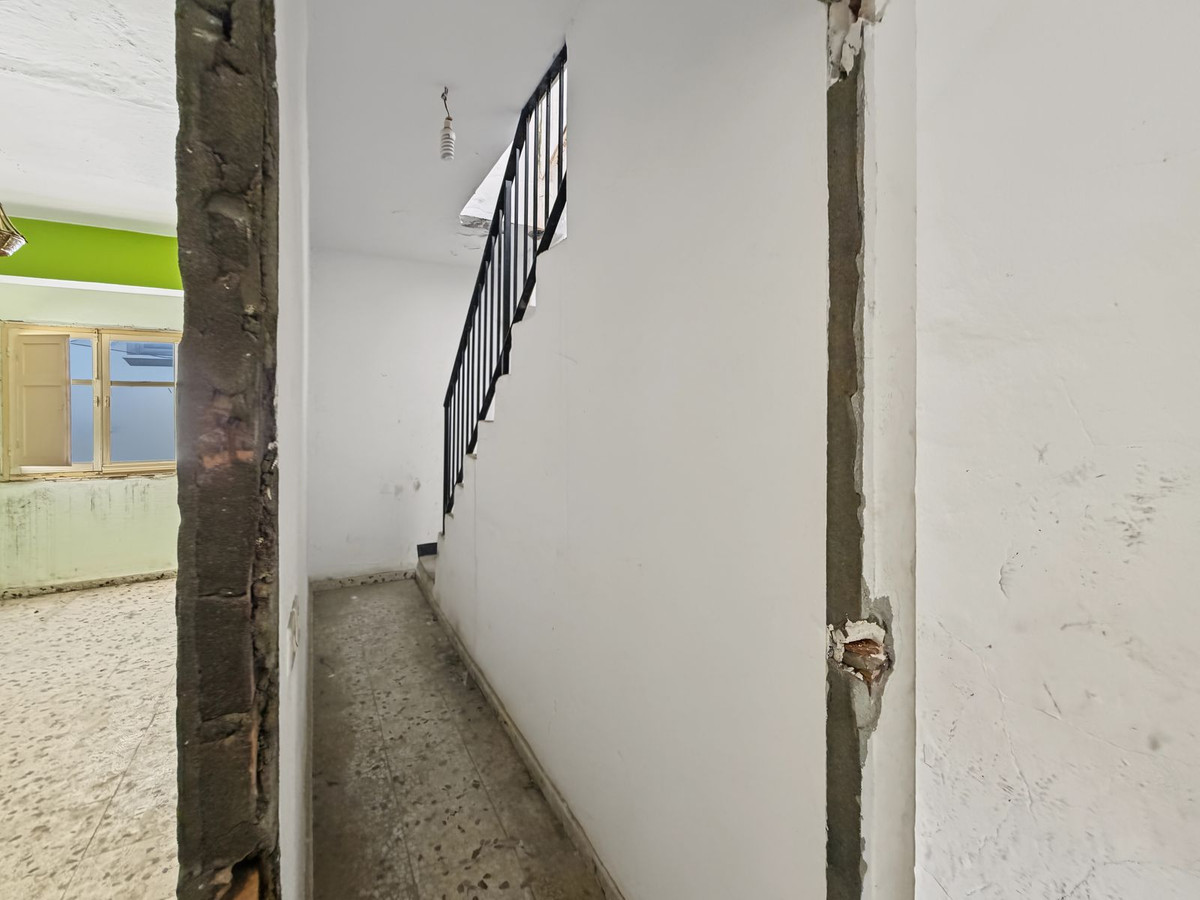 Huis te koop in Estepona | 8 slaapkamers H5492617