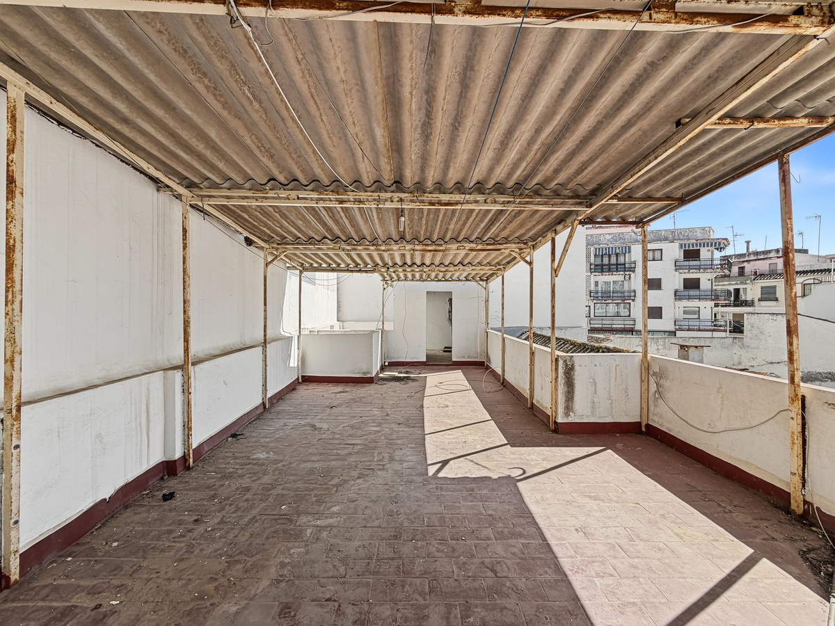 Huis te koop in Estepona | 8 slaapkamers H5492617
