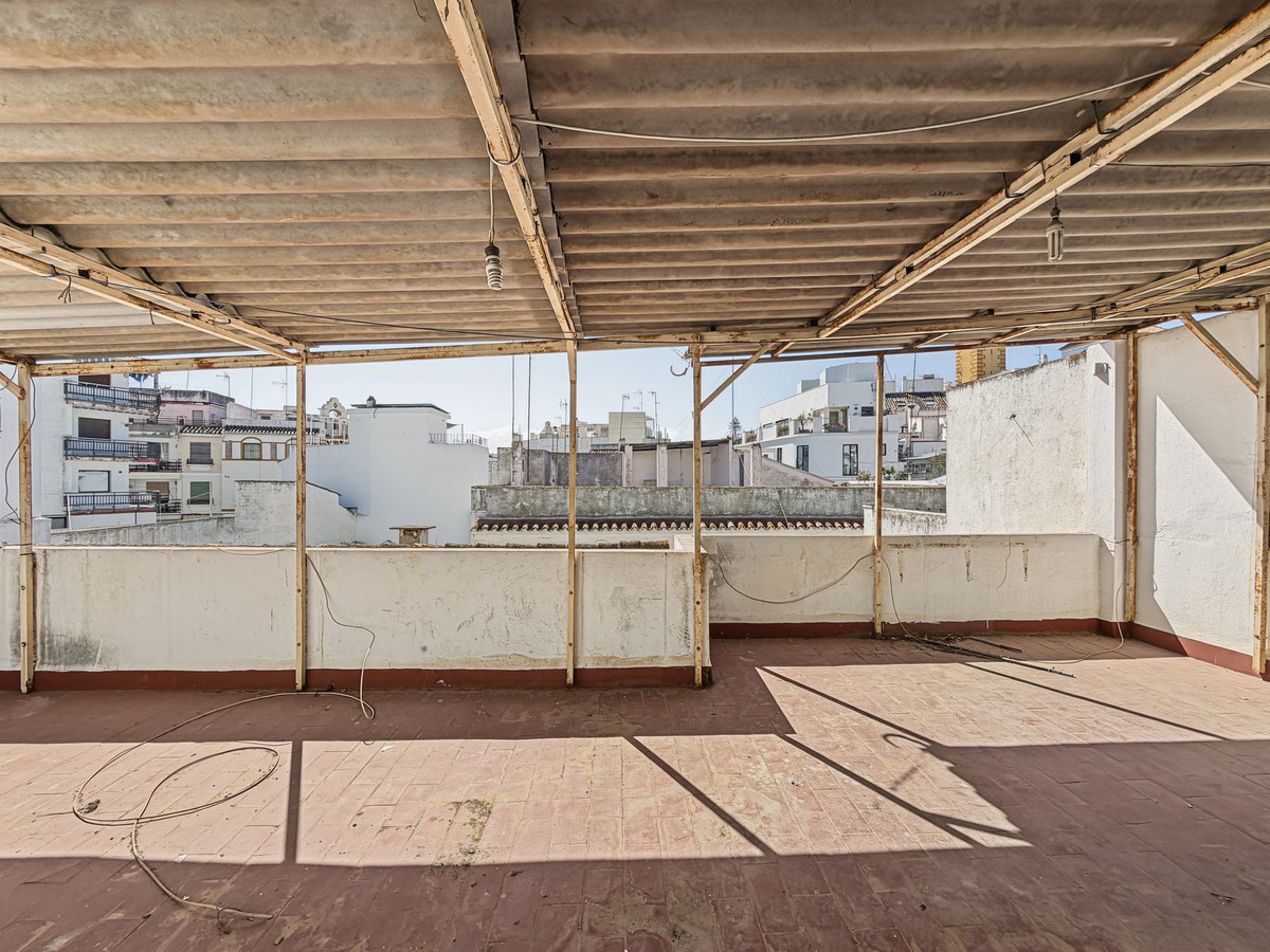 Huis te koop in Estepona | 8 slaapkamers H5492617