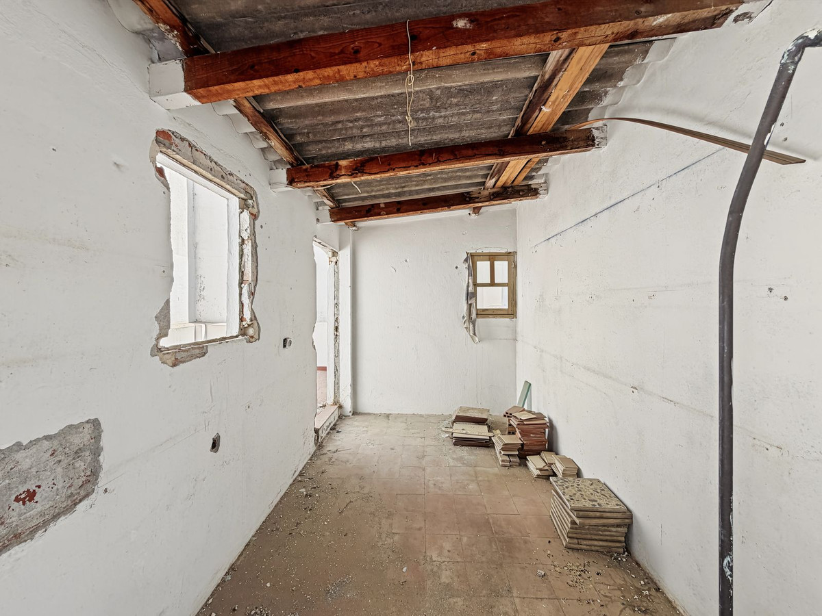 Huis te koop in Estepona | 8 slaapkamers H5492617