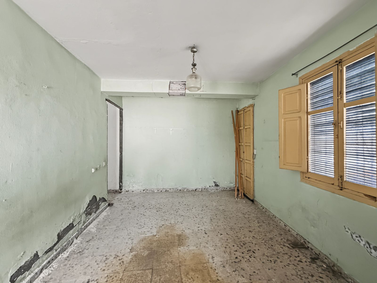 Huis te koop in Estepona | 8 slaapkamers H5492617