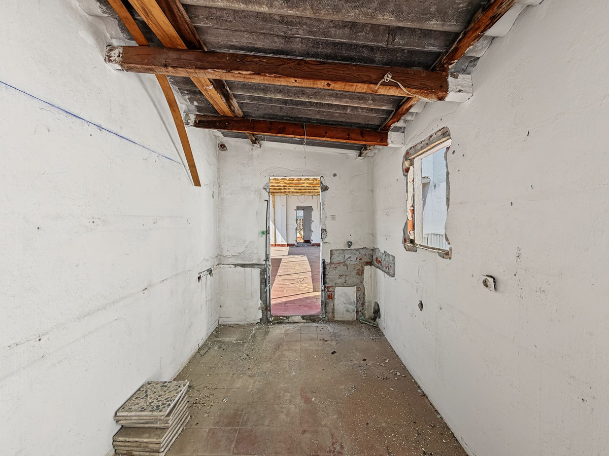 Huis te koop in Estepona | 8 slaapkamers H5492617