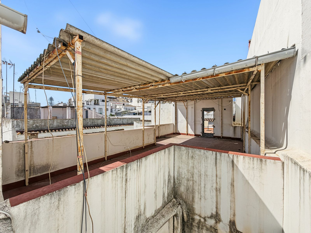Huis te koop in Estepona | 8 slaapkamers H5492617