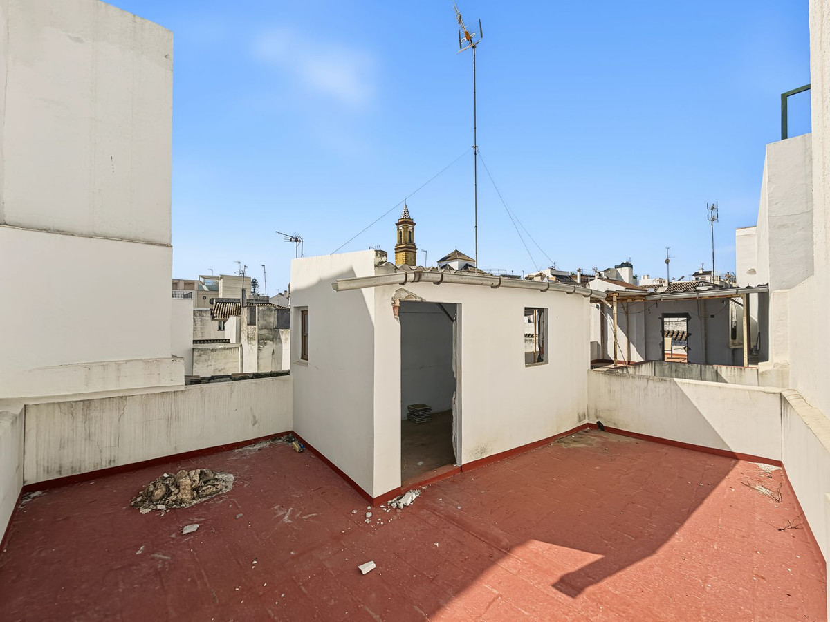 Huis te koop in Estepona | 8 slaapkamers H5492617