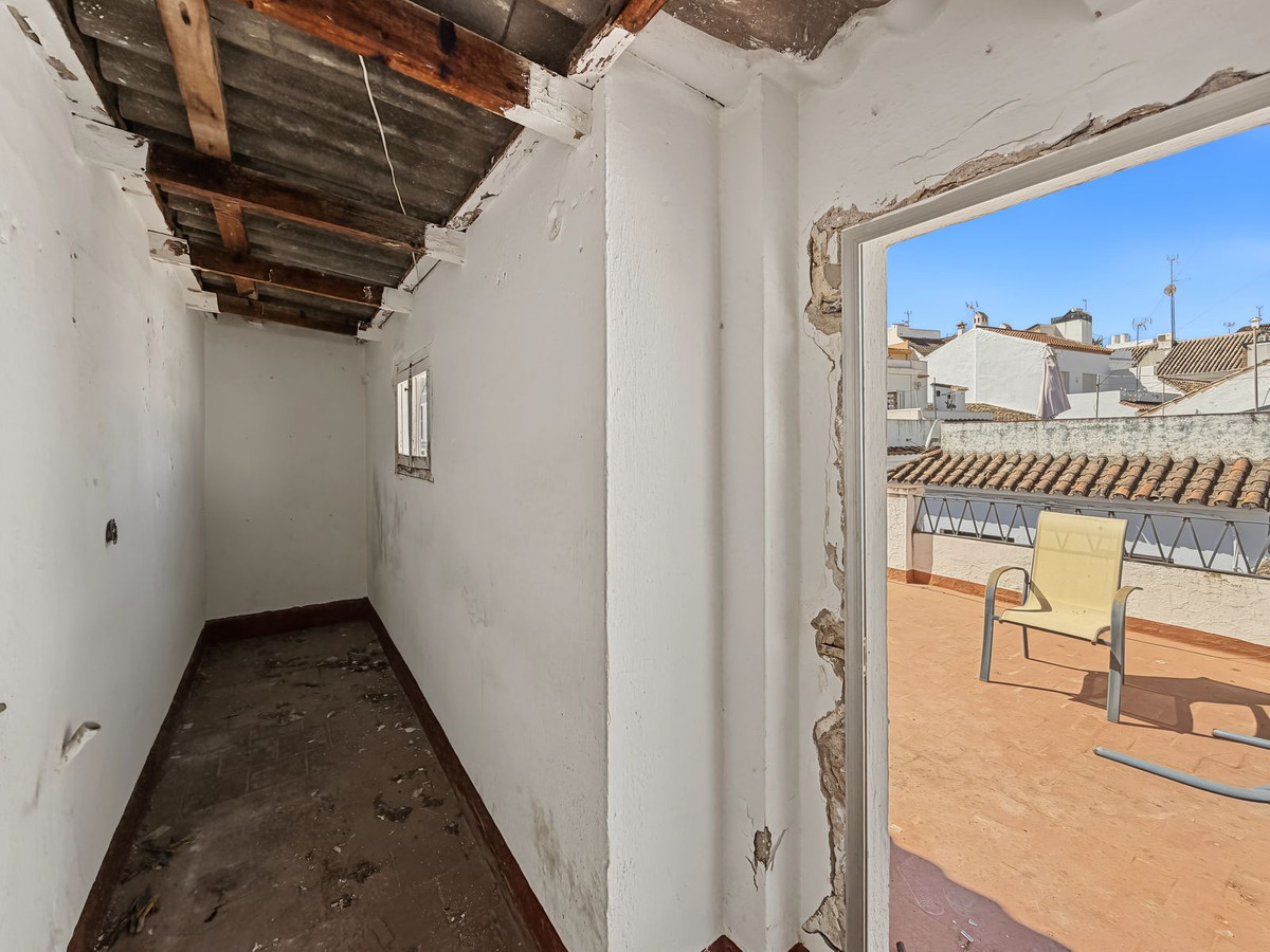 Huis te koop in Estepona | 8 slaapkamers H5492617